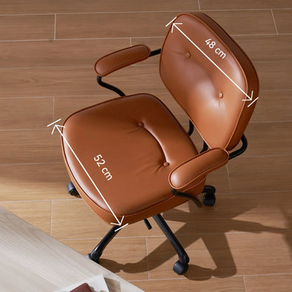 L3 Chaise en cuir de luxe de style mid-century